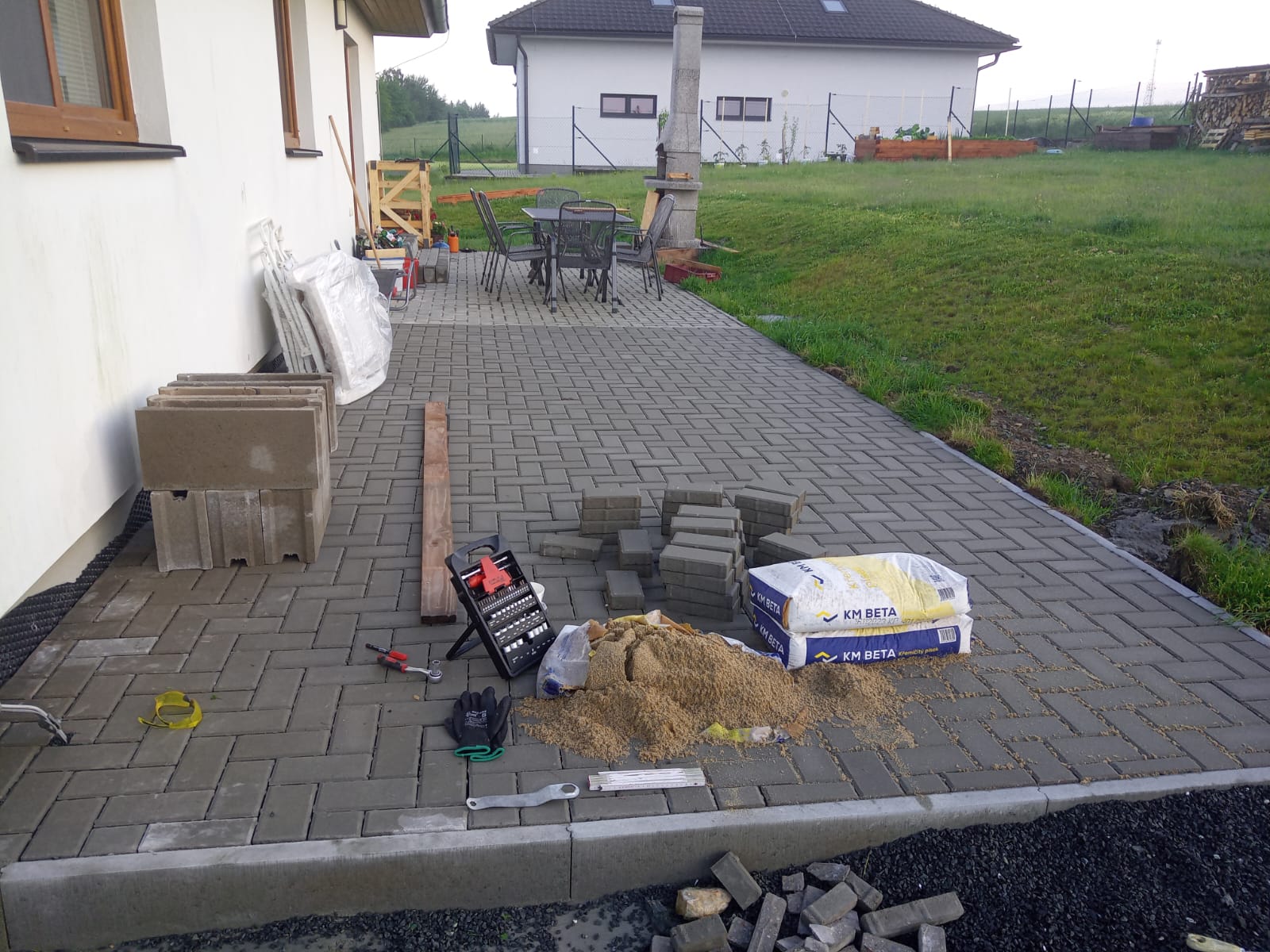 Příprava pro zámkovou dlažbu